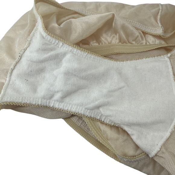 Vintage Kim Rogers Shiny Smooth Nylon Beige Panty Panties Brief Size 8 Granny - Picture 4 of 5